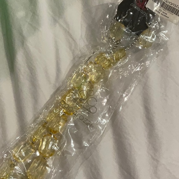 Yellow ICE necklace and earrings 107b - Picture 4 of 4